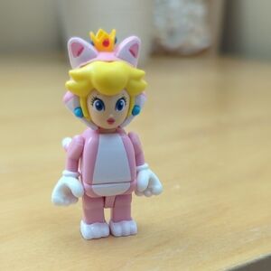 Nintendo Mario Kart K'nex Princess Peach Pink Cat Costume Toy Figure